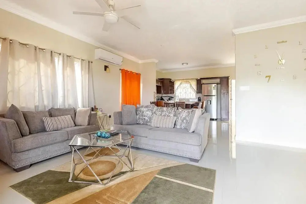 Modern 2br House W/pool and Sea View in Ocho Rios