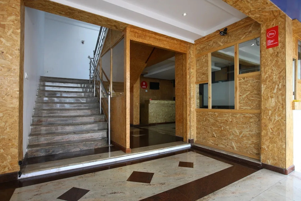 OYO 9950 Hotel Kurunji Meredian
