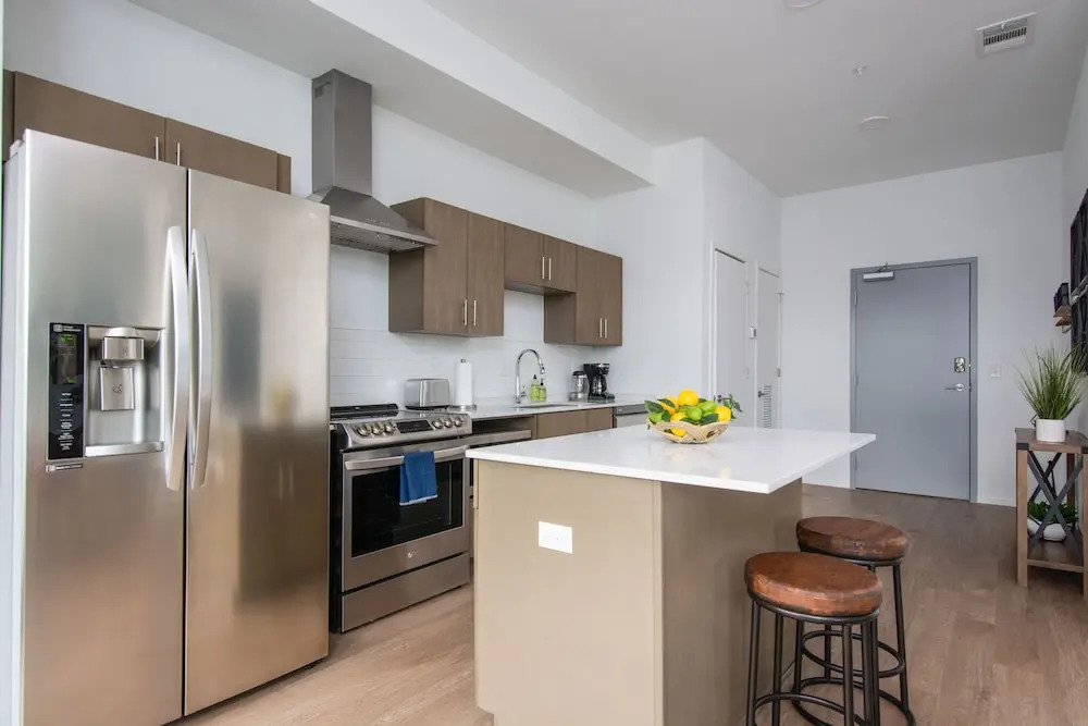 Illume Designer Gulch View Pool & Gym 2 Bedroom Condo