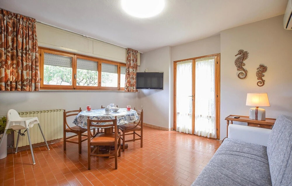Nice Apartment in Lido di Camaiore With 2 Bedrooms and Wifi