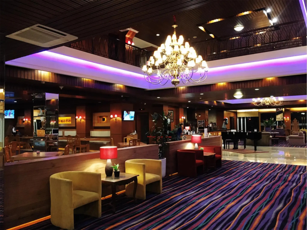 Royal Senyiur Hotel
