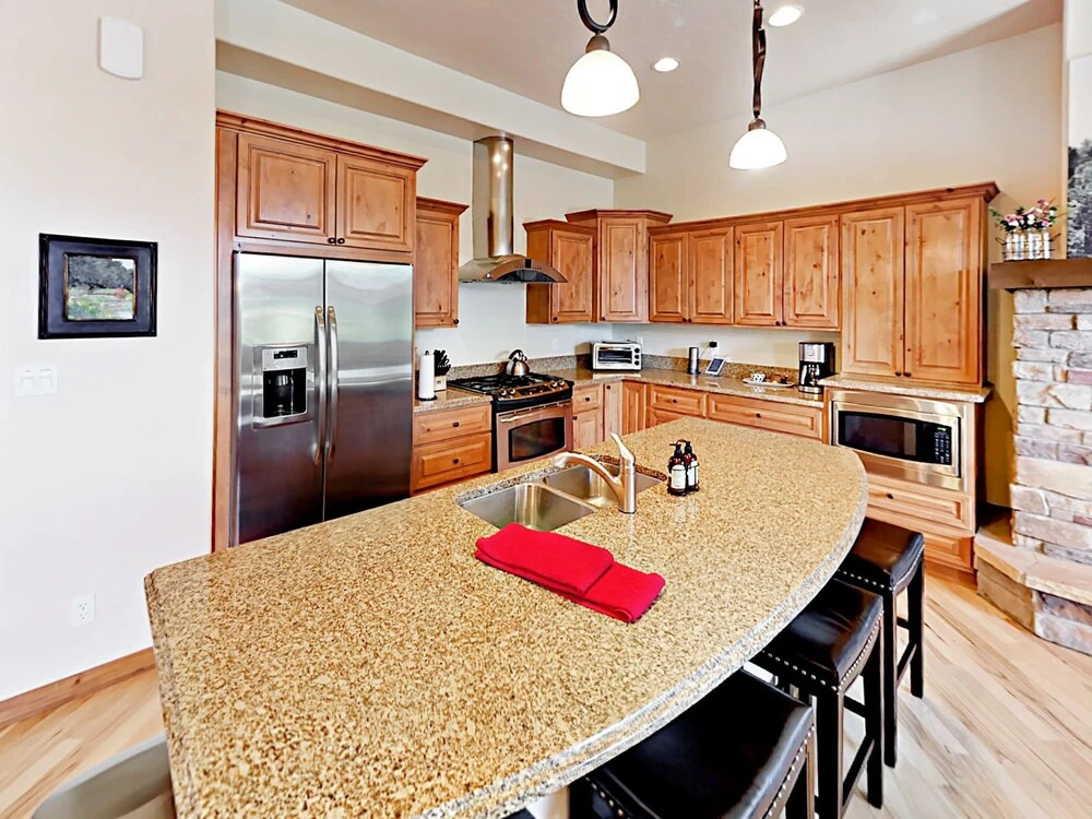 965 Bear Trail Townhouse 3 Bedrooms 3.5 Bathrooms Townhouse