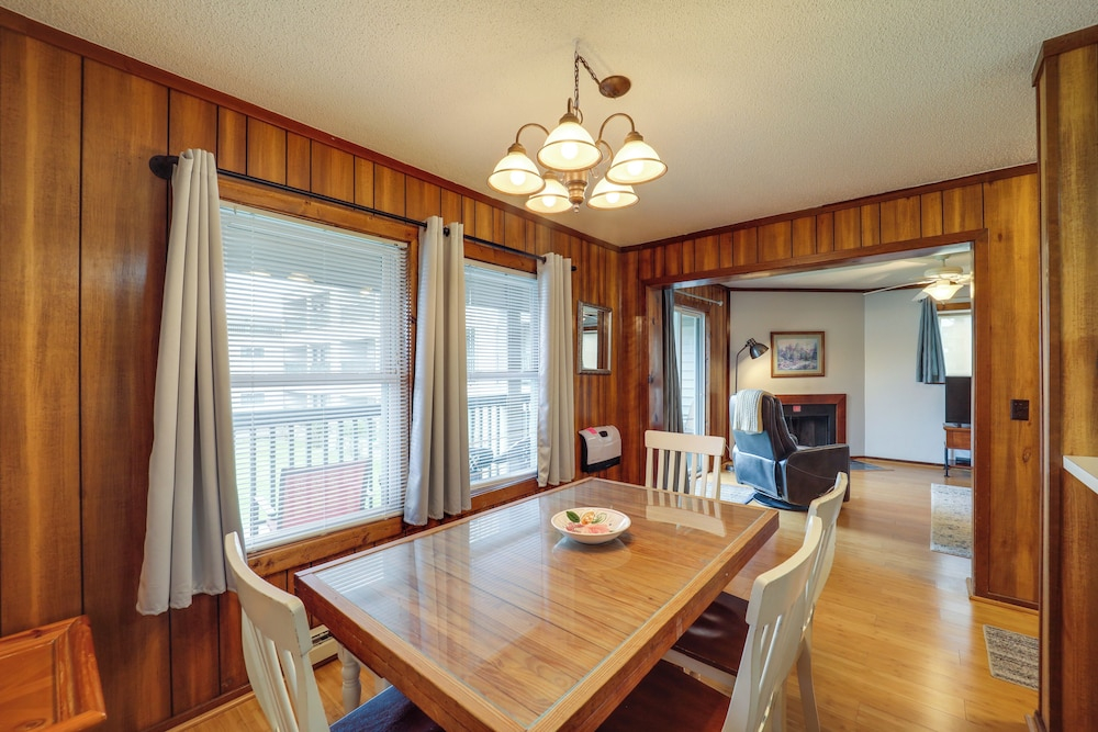 Pool Access & Slope Views: Beech Mtn Condo!