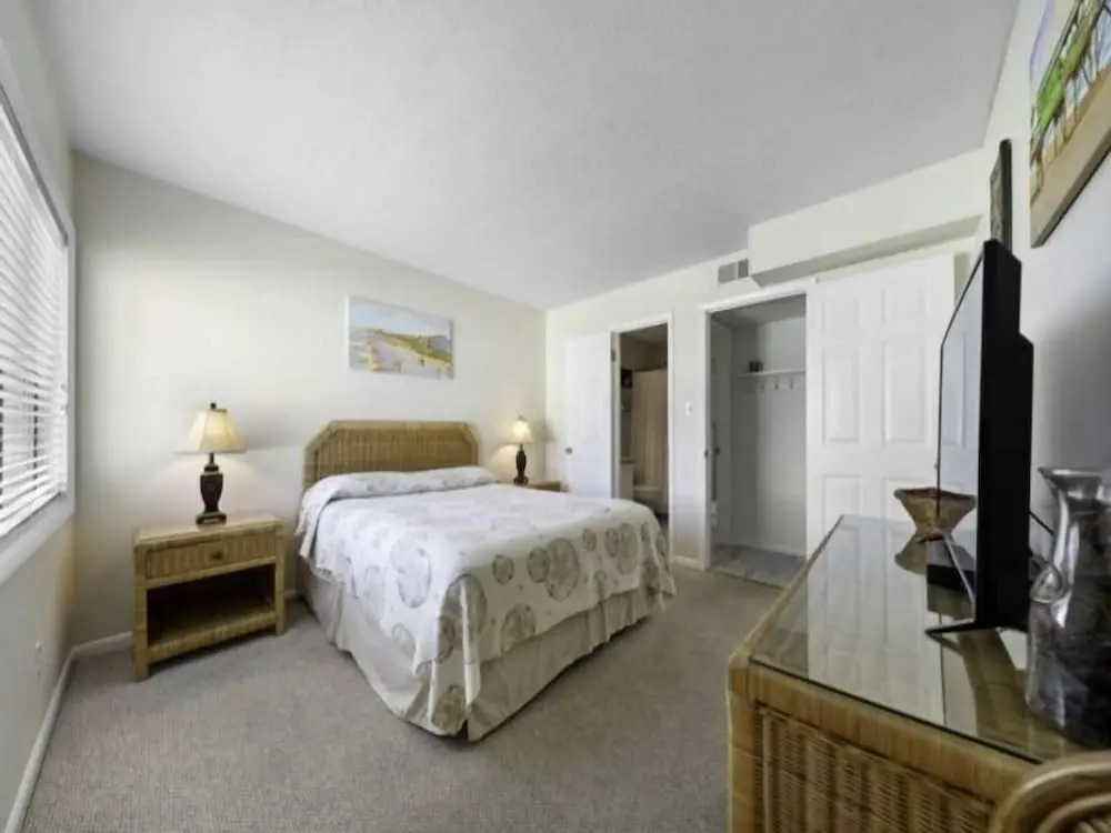 Pura Vida Pure Life - Expansive Views Of The Ocean And Wide Sandy Beach 1 Bedroom Condo by RedAwning
