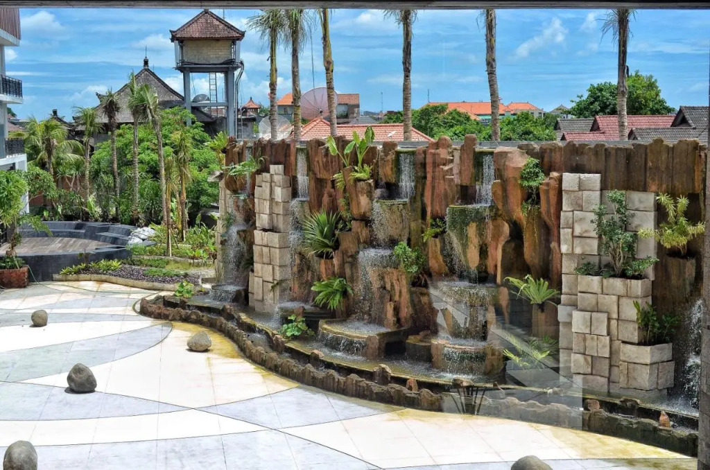 TS SUITES Seminyak Bali