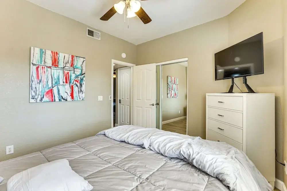 1 Mi to Old Town! Golf Getaway in Pueblo Verde