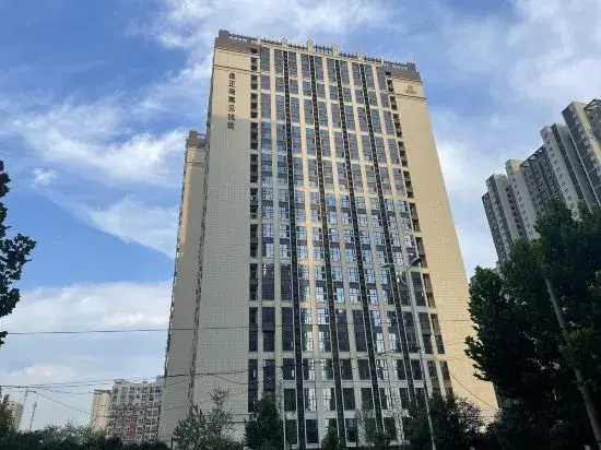 Yixue Boutique Homestay (Zhengzhou Zhengshang Yujian Mingzhu Fengzhuang Subway Station)