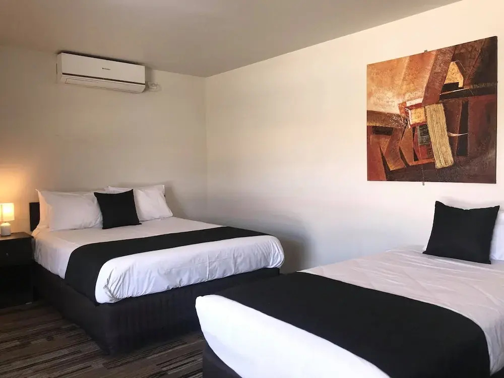 Guiding Star Motel & Hotel