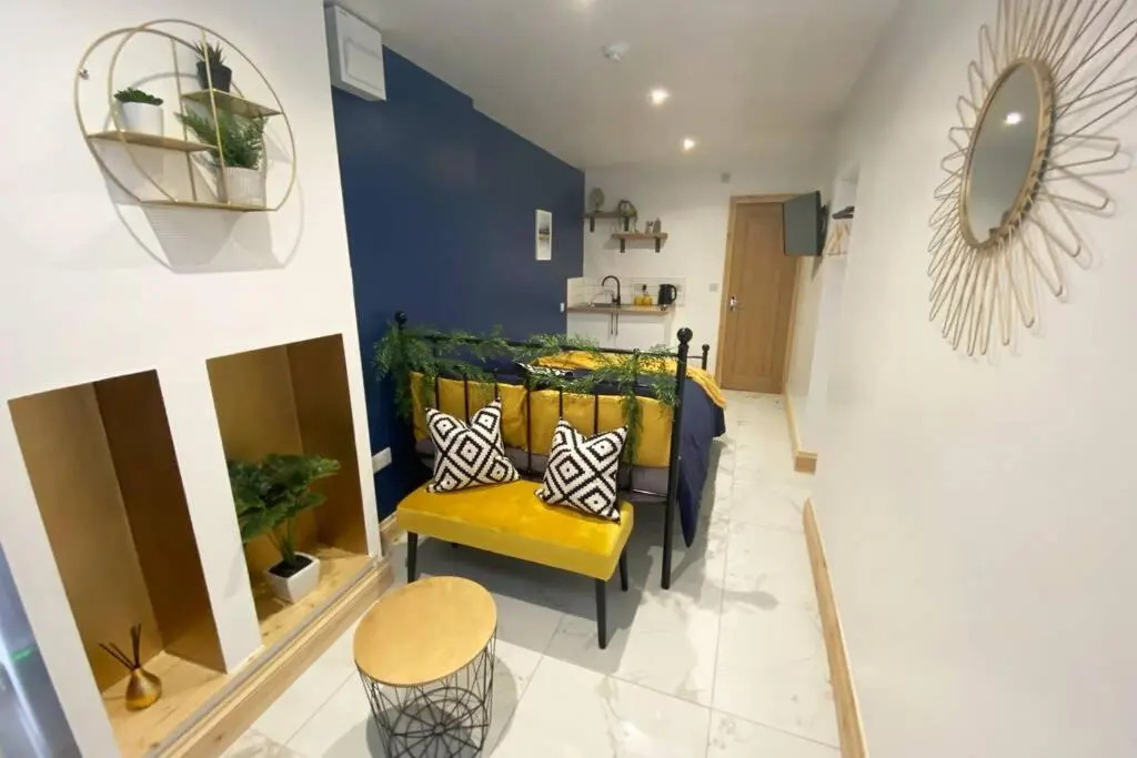 Stylish, cosy studio in Carmarthen town centre