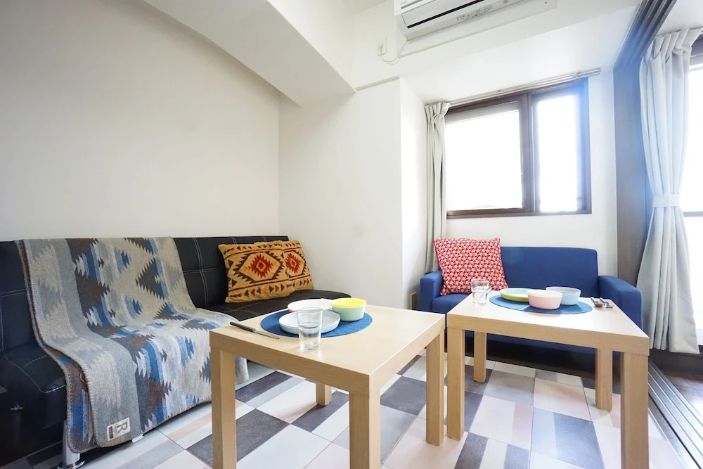 Terry's Apartment Shinsaibashi East I G13B