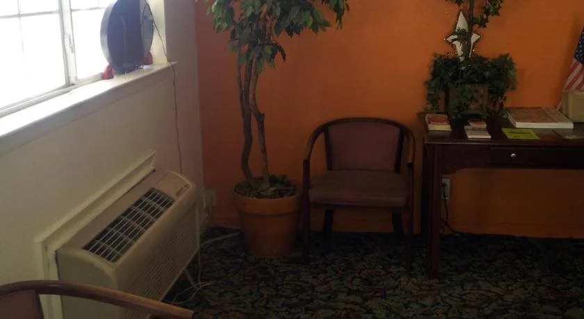 Deluxe Inn