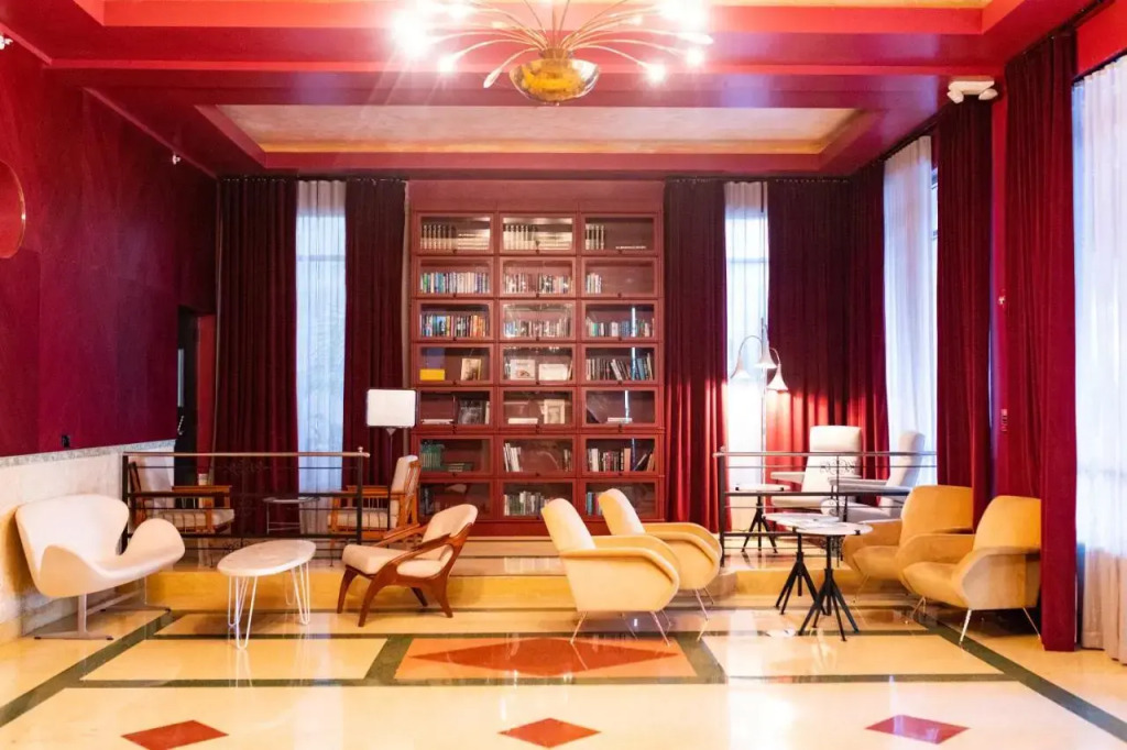 Crest Hotel Suites