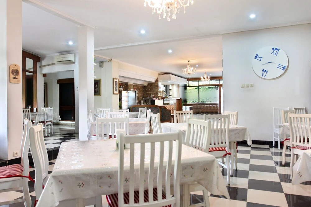 OYO 102 GP Residence