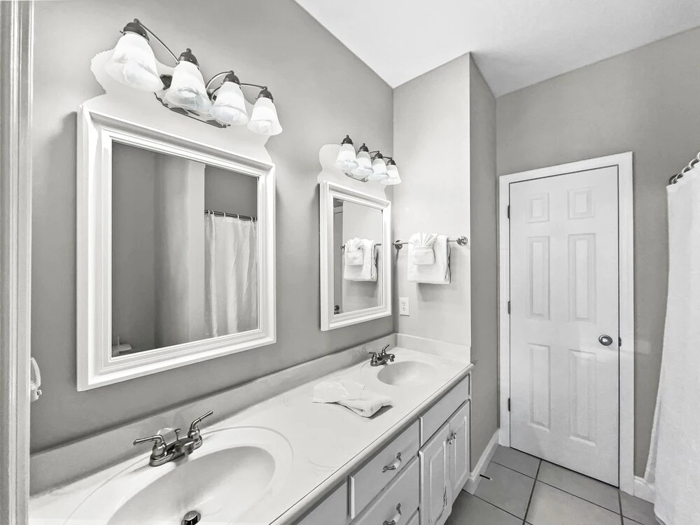 Paradise By The Pier 2 Bedroom Home by RedAwning