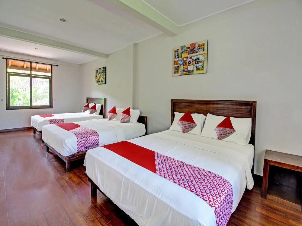 OYO 91300 Sunny Side Villa