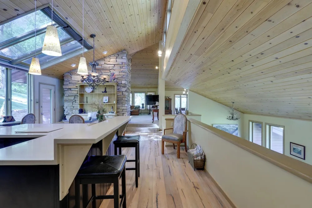 Vail 'treehouse' + Hot Tub, Sauna & Mtn Views