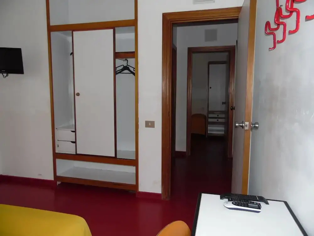 Siris Hotel