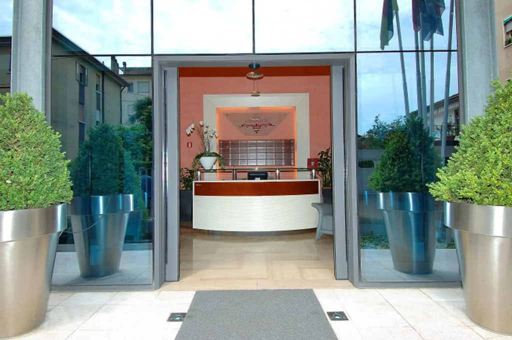 Hotel Ambasciata Venice - Atika & Atif
