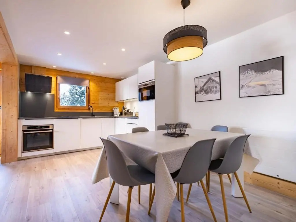 Appartement Les Allues, 4 pièces, 8 personnes - FR-1-355-202
