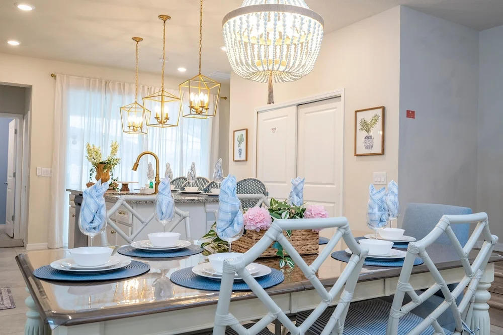 Daniel's Townhome Getaway At Windsor Island Resort 5 Bedroom Townhouse by Redawning