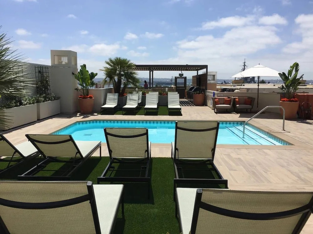 H3 -Gorgeous Multi Level San Diego Loft - Work or Escape Free Parking - #1 Location!