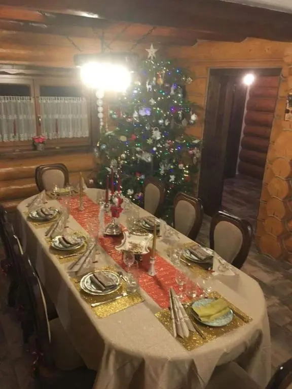 CASA de POVESTE