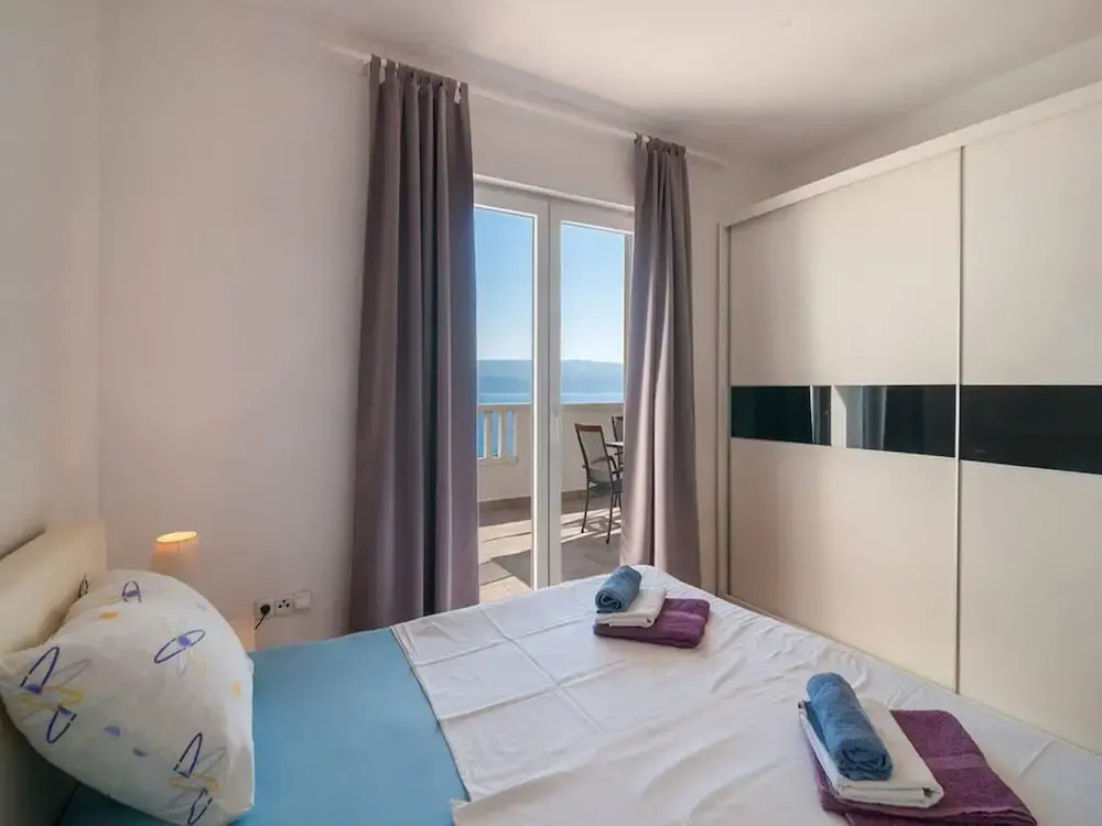 Apartment Stipic Omis - Three Bedroom Apartment With Terrace