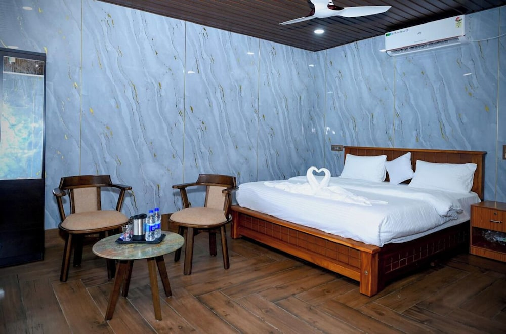Shivani Sunset Bay Beach Resort