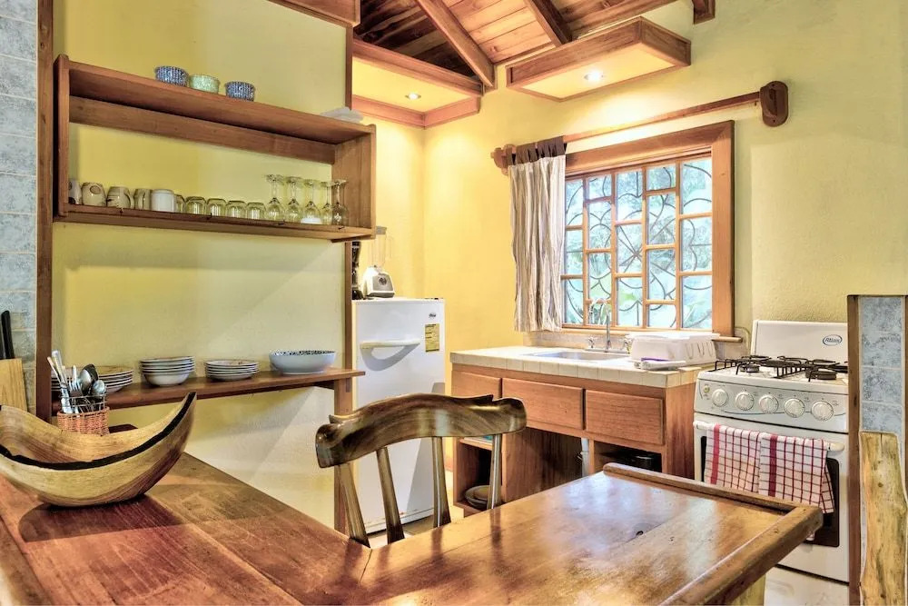El Nido Jungle Lodge