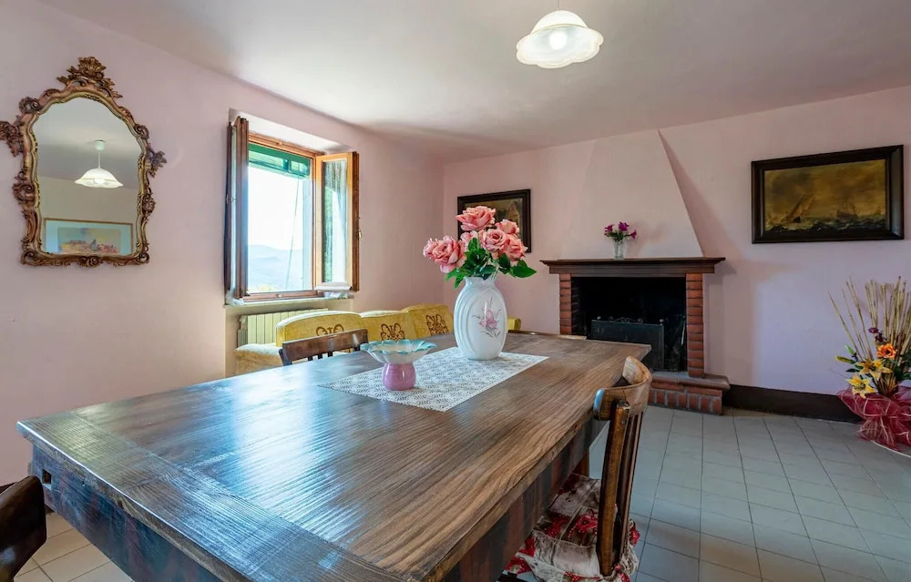 Nice Home In Longoio With House A Mountain View
