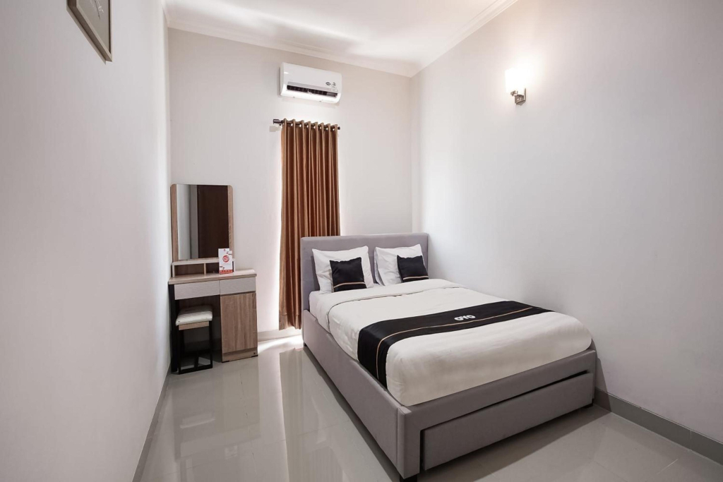 OYO 3935 Artha Ambarukmo Exclusive