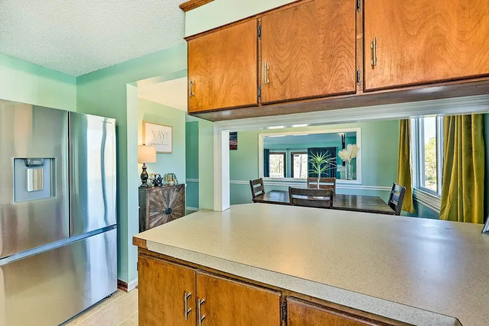 Hot Springs Getaway w/ Beautiful Lake Views