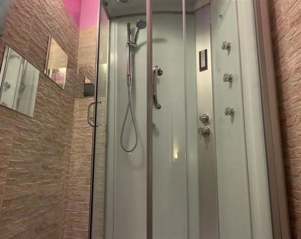 Guest House Virginias Rooms-Private free Parking and Top Carignano District