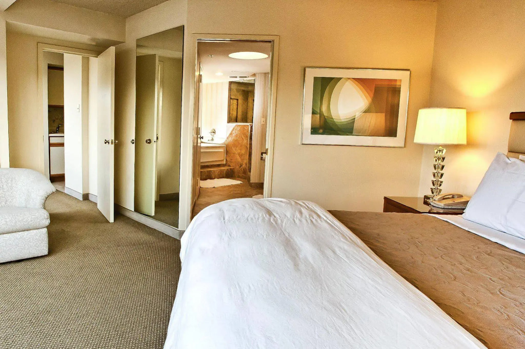 Georgetown Suites