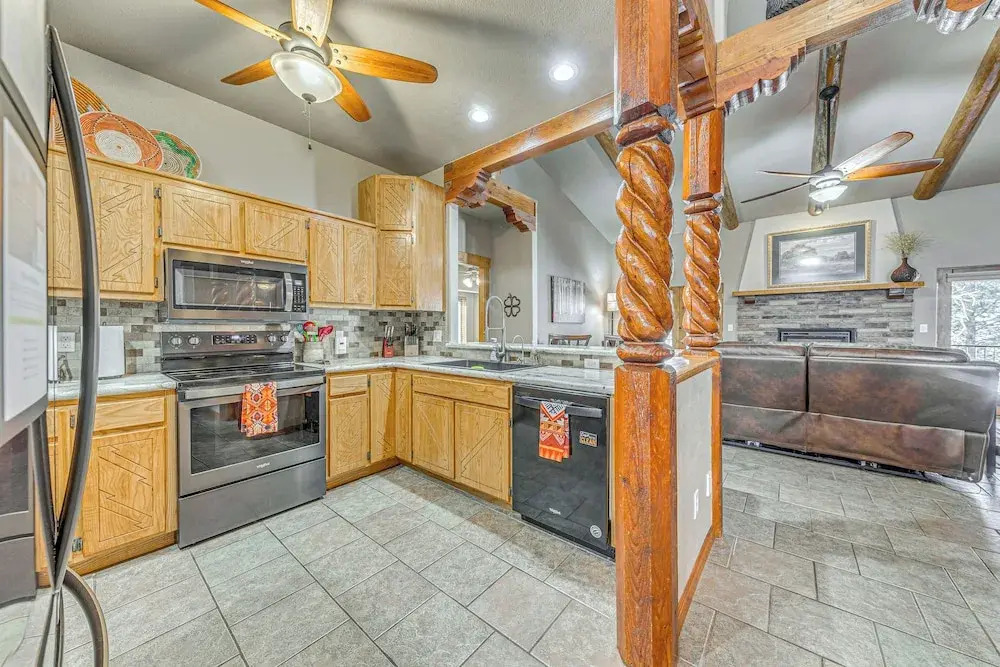 Near Hiking Trails: Spacious Cloudcroft Retreat!