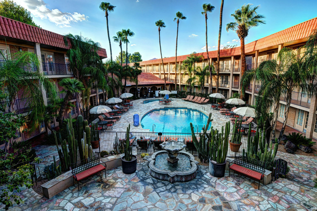 DoubleTree Suites by Hilton Tucson-Williams Center