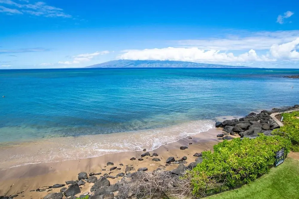 Kahana Outrigger #2b1 3 Bedroom Condo by RedAwning