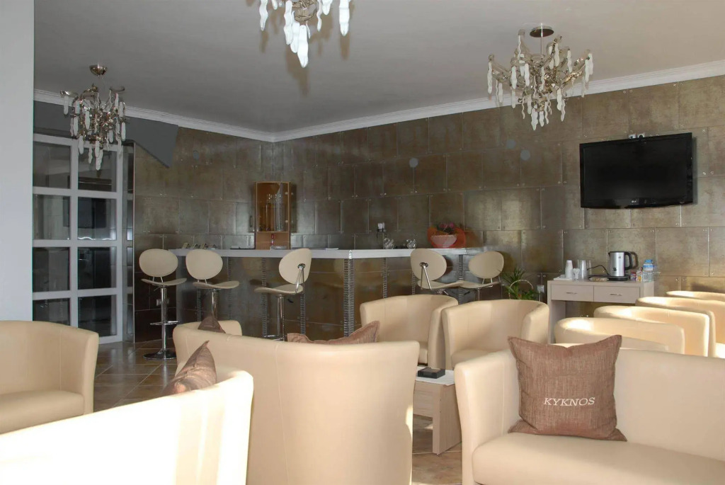 Kyknos De Luxe Suites & Rooms