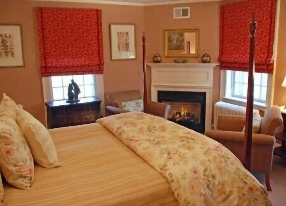 Bee and Thistle Inn