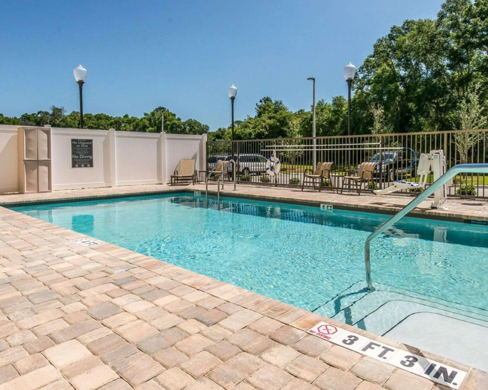 Comfort Suites Dunnellon near Rainbow Springs