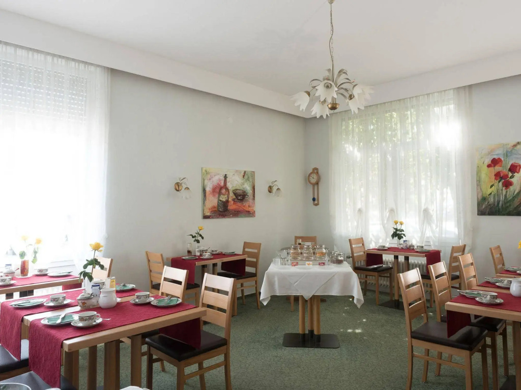Martins Klause Airport Messe Hotel - Air Conditioning - Self Check-In available