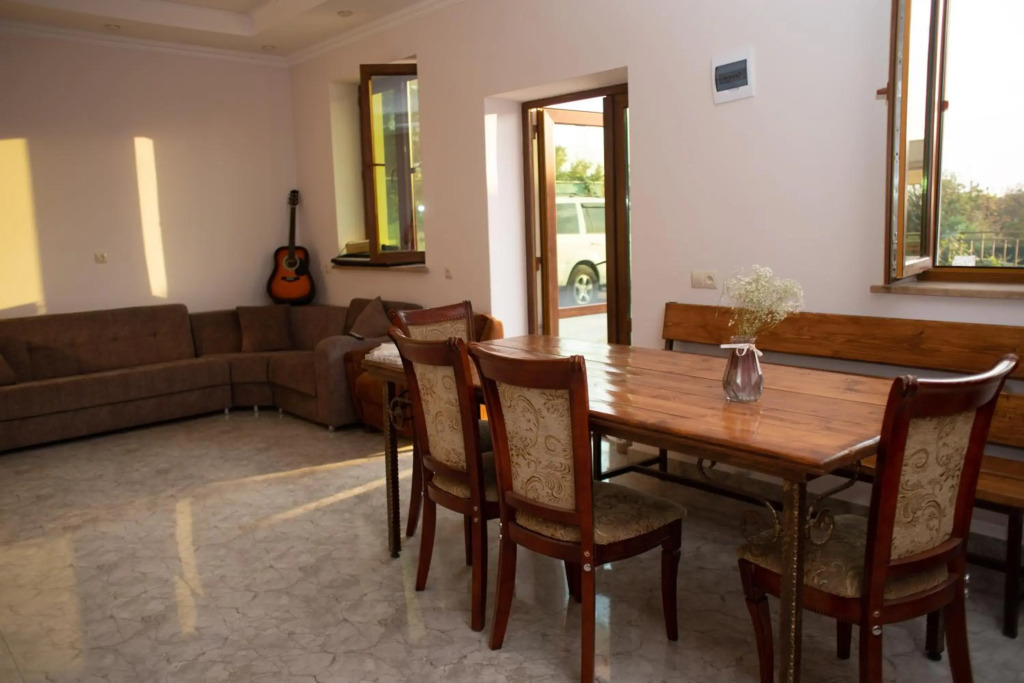 Artur's Poolside EXciting Rest house of 5 rooms