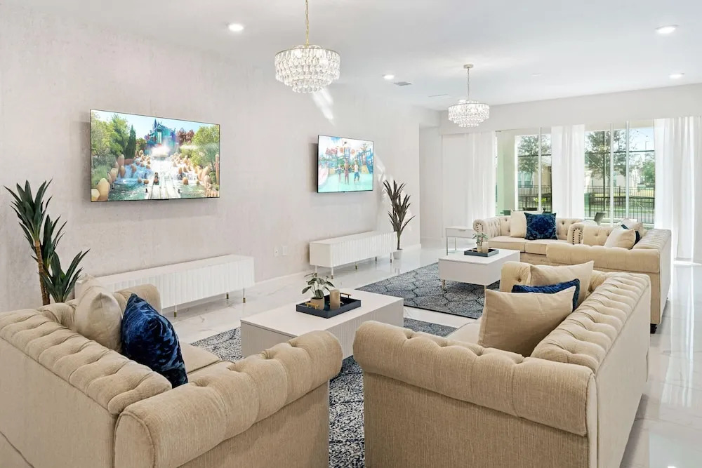 Upstay 15BR Villa w Games Room, Pool & Cinema