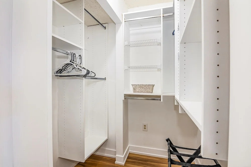 401 South Hampton - charming 2 bedroom, 2 bath ocean view condo. 2 Condo