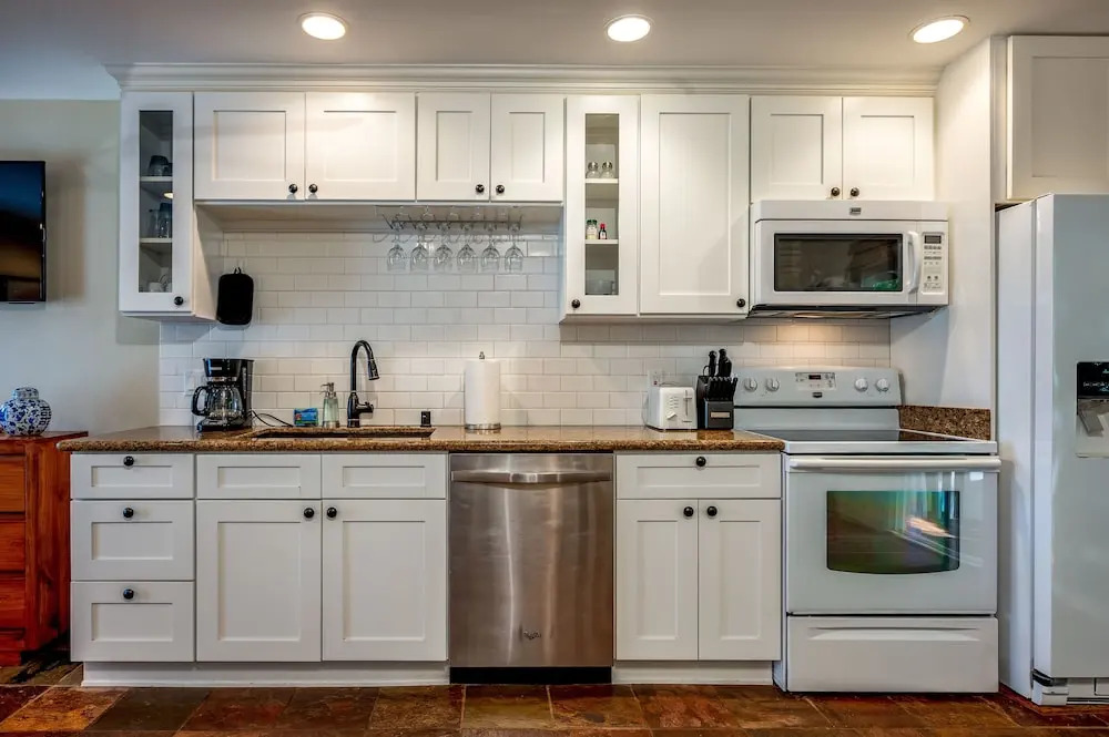 Charming Near The Beach 2 Bedroom Home