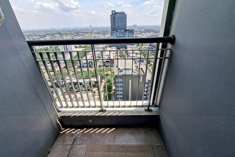 Delightful And Lovely Studio Room At Apartemen Roseville (Soho & Suite)