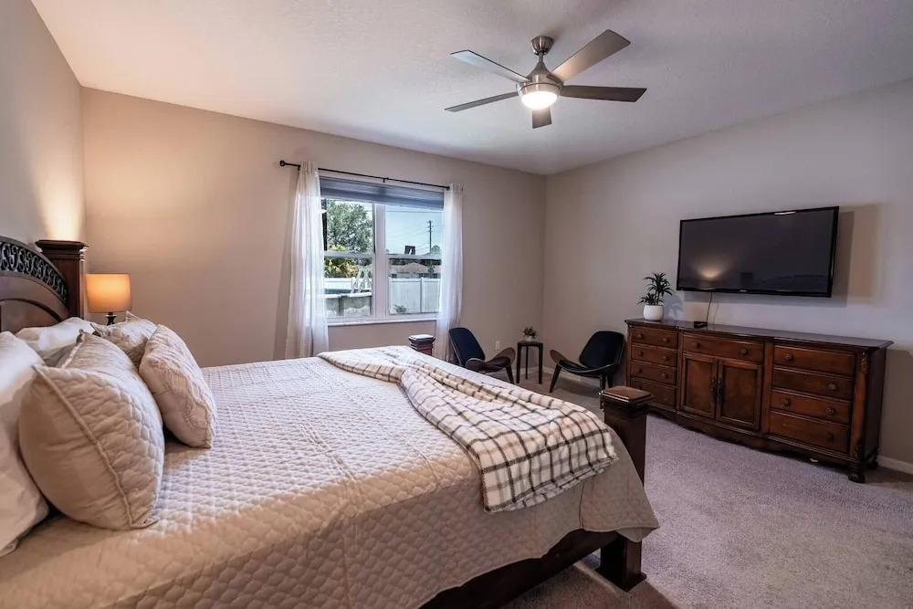 Spacious With Private Pool Ideal for Families