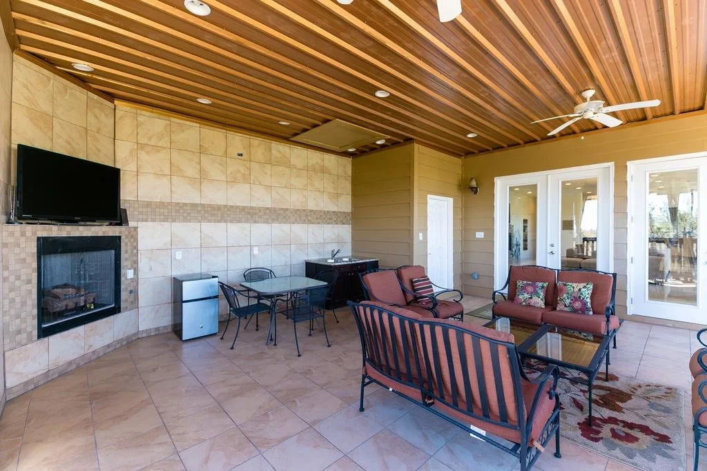 Carondelet Street Modern Suites