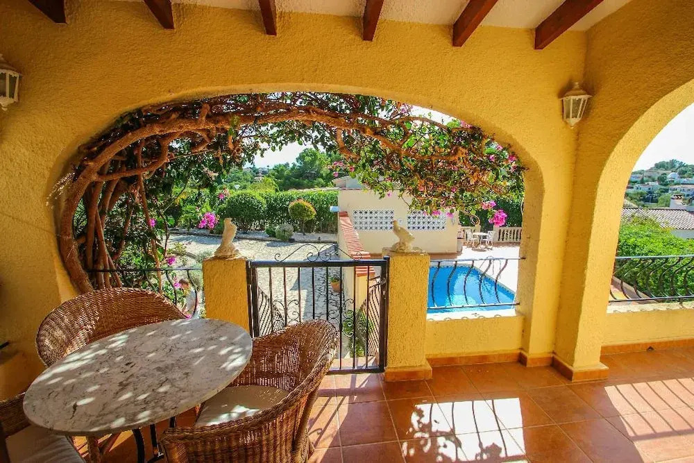 Simon - pretty holiday property with private pool in Benissa
