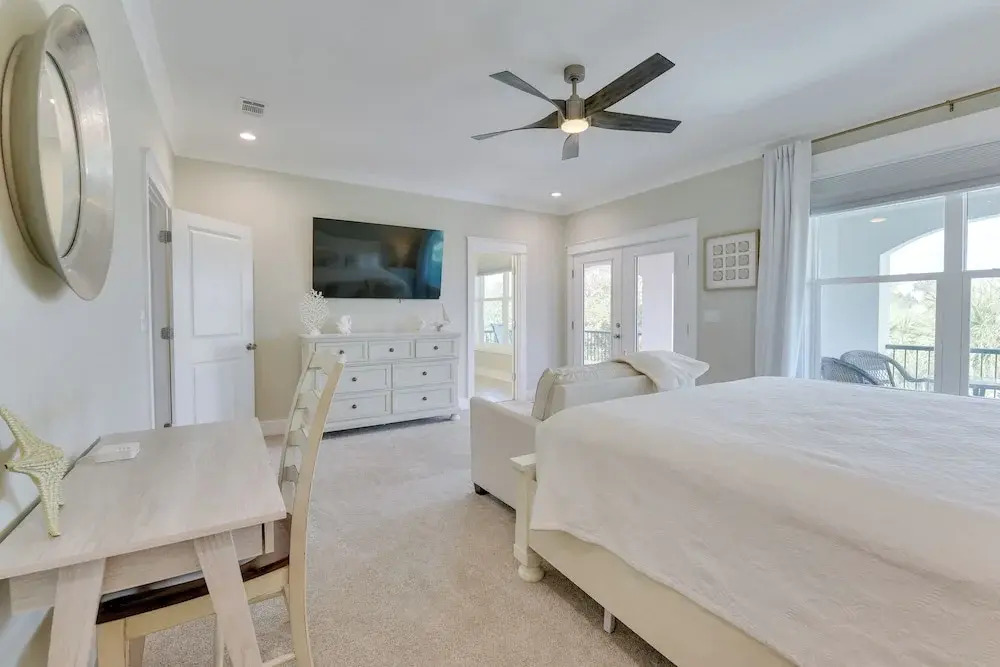 Miramar Beach Getaway w/ Pool Access & Fireplace